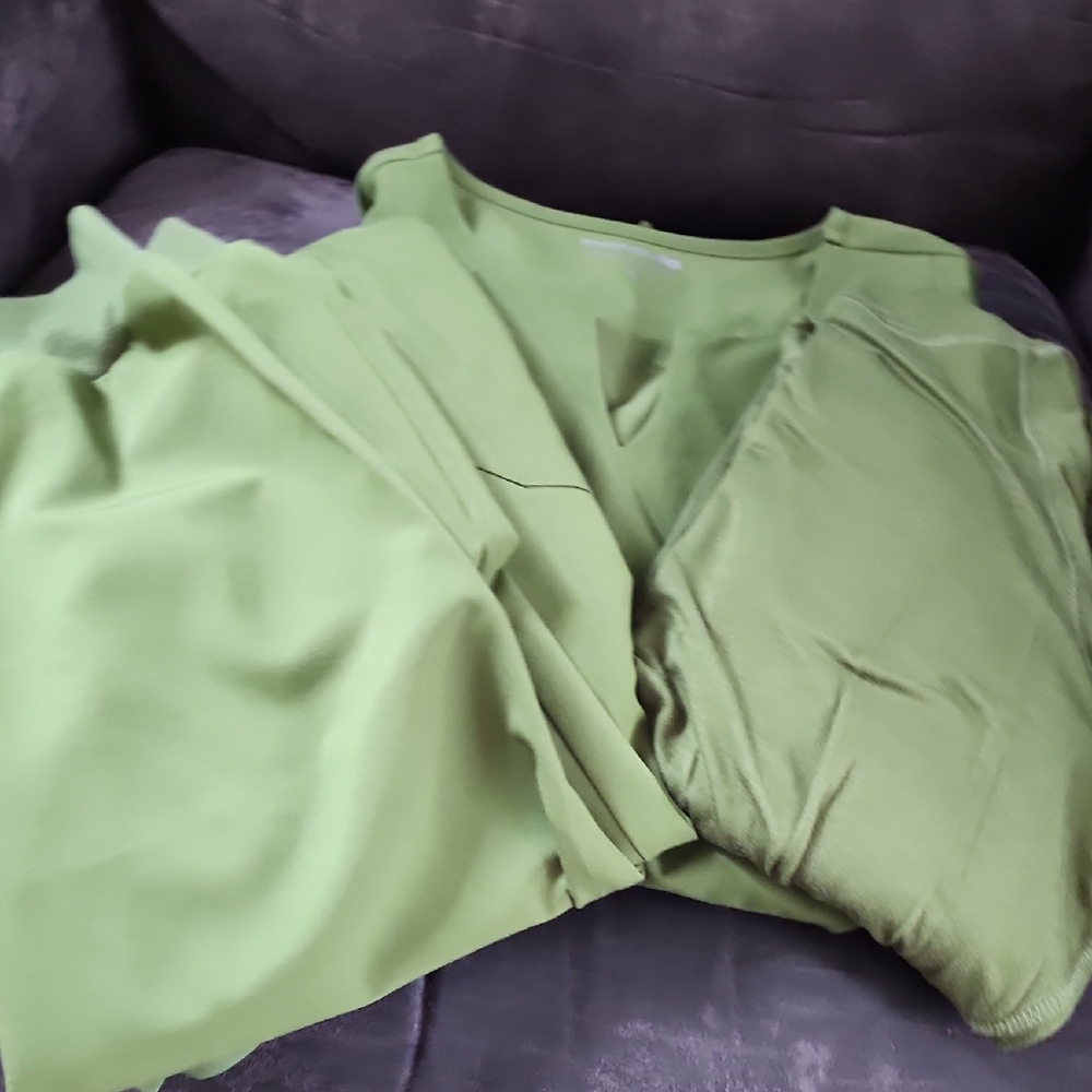Women’s Lightweight V-Neck Top in Lime Green
